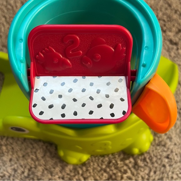 B Kids rolling ‘n blinking goofy golfer stacker baby toy set - Picture 5 of 8